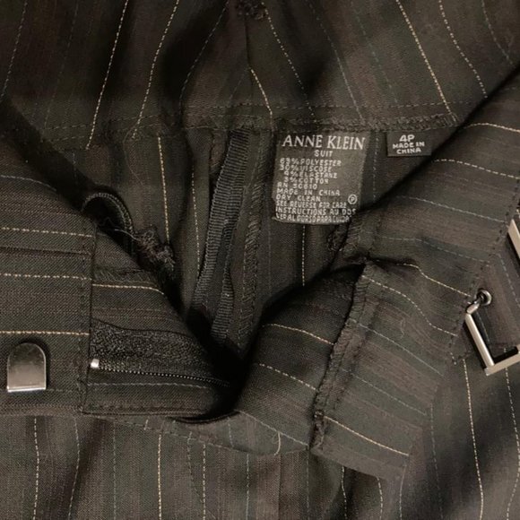 NWT‎ MSRP $380 Anne Klein Suit Coat Blazer Jacket & Pants Size 4P Brown Striped - Picture 7 of 8